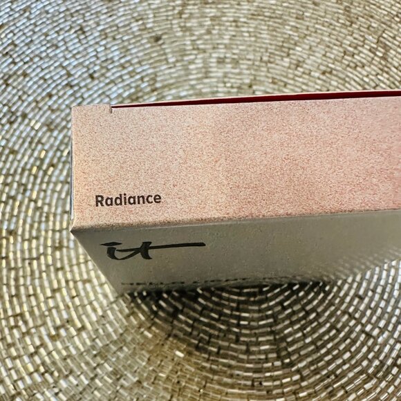 🌟 IT Cosmetics Hello Light Crème - Picture 3 of 7